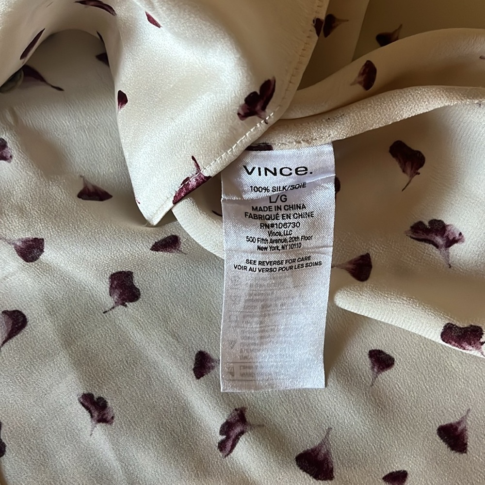 Vince | Fallen Petal Print 100% Silk Blouse Size Large Office Casual Career Wear - Picture 8 of 8